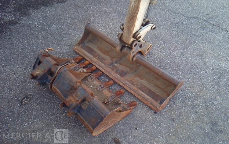 TAKEUCHI MINI PELLE TB 210R 1T150 927H AN2021  6500