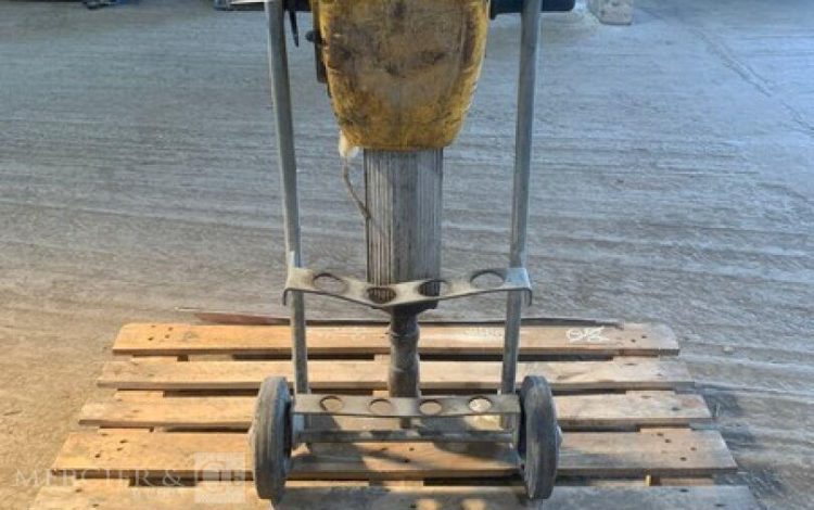 WACKER NEUSON BH65  PIQ011655
