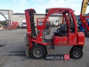 NISSAN UD02A25PO  50250254
