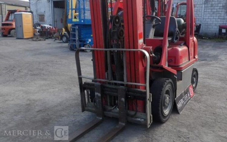 NISSAN UD02A25PO  50250254