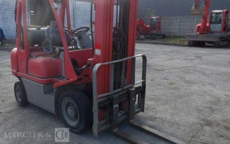 NISSAN UD02A25PO  50250254