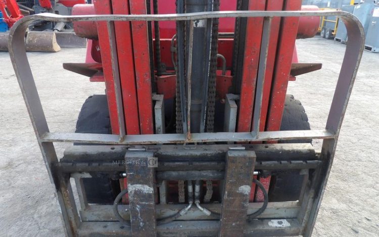NISSAN UD02A25PO  50250254
