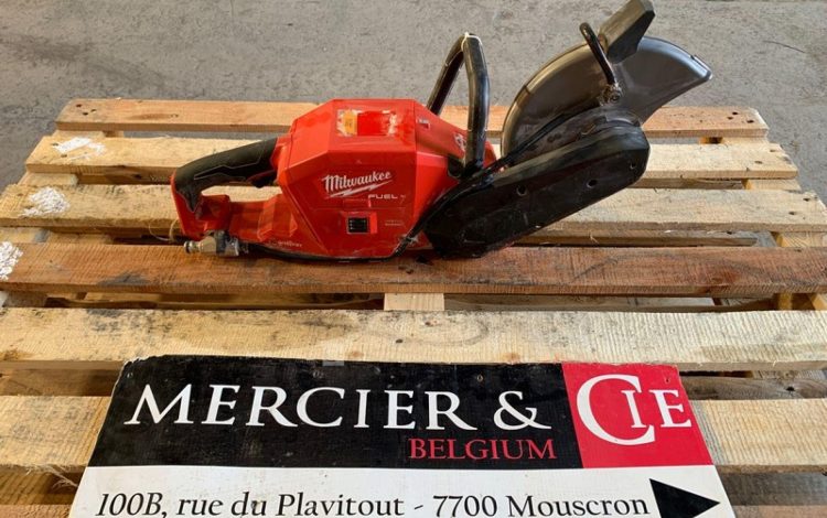 MILWAUKEE M18 FCOS230  DEC010002