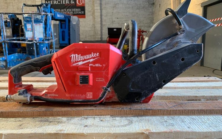 MILWAUKEE M18 FCOS230  DEC010002