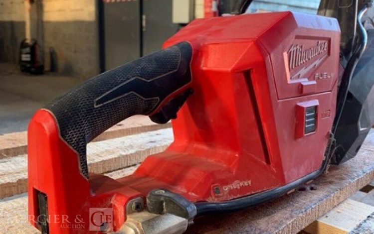 MILWAUKEE M18 FCOS230  DEC010002