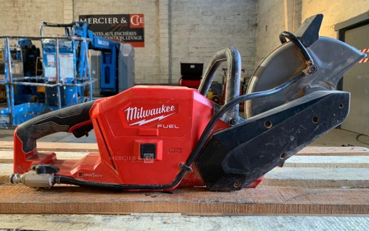 MILWAUKEE M18 FCOS230  DEC010312