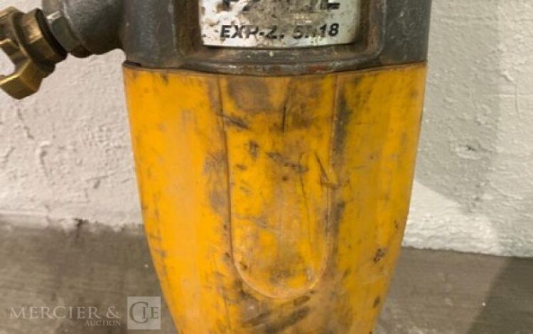 41MAM82025