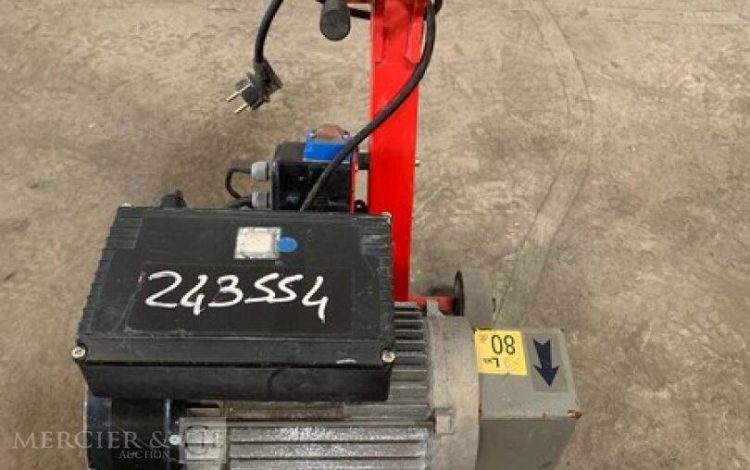 HUSQVARNA   114MAM8