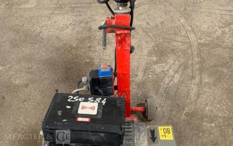 HUSQVARNA   114MAM8