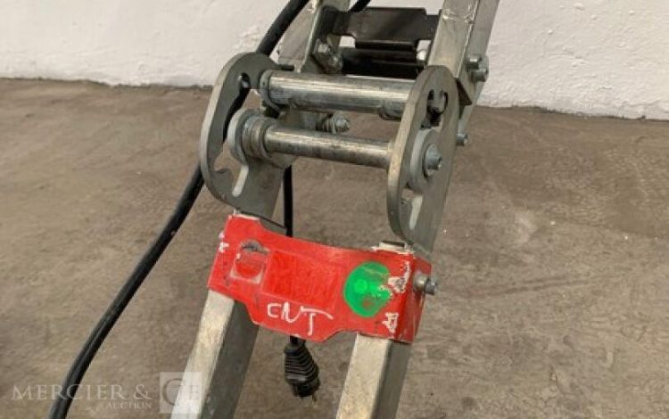 HUSQVARNA   114MAM8