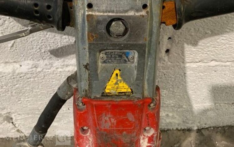 106MAM8