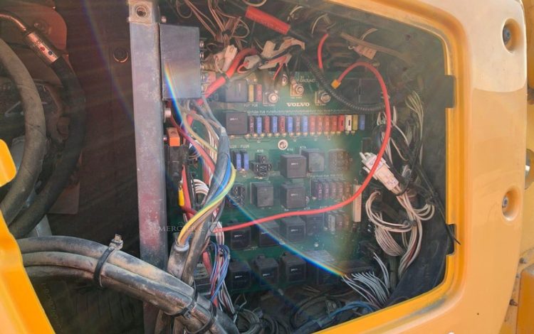 VOLVO L25F  KUB010383