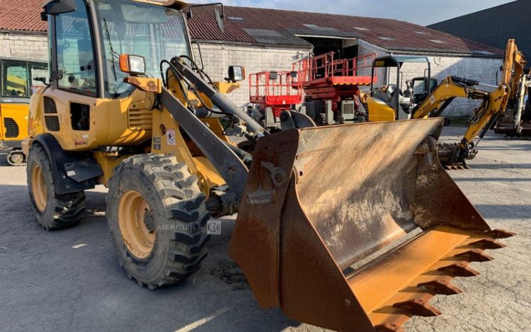VOLVO L25F  KUB010383