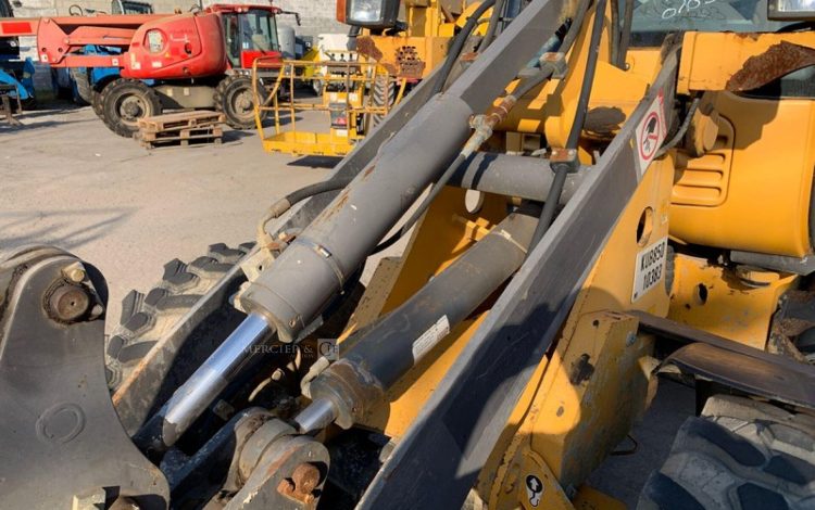 VOLVO L25F  KUB010383