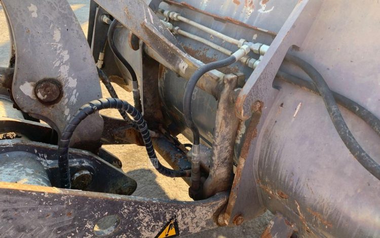 VOLVO L25F  KUB010383