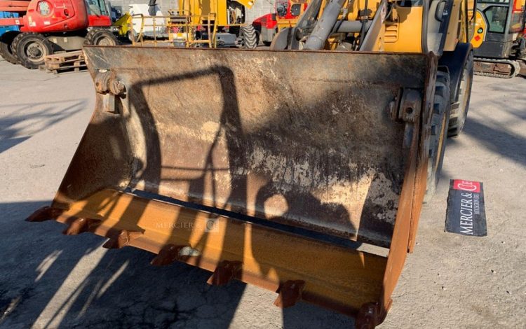 VOLVO L25F  KUB010383