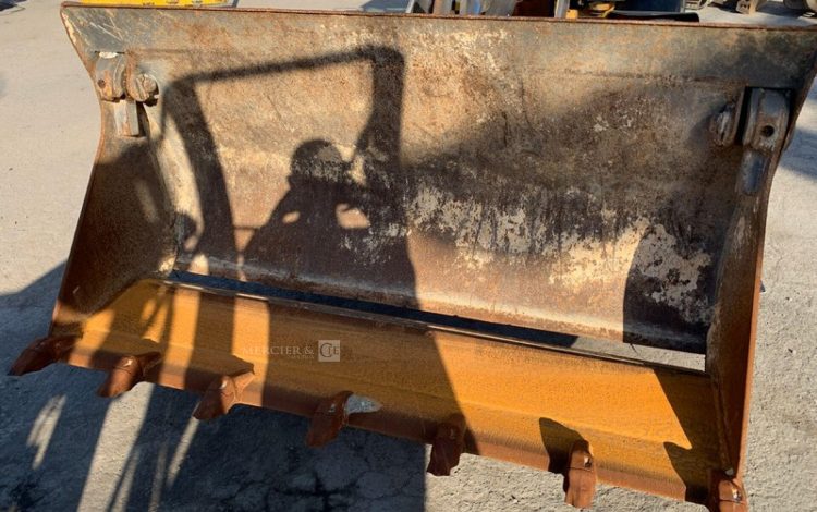 VOLVO L25F  KUB010383