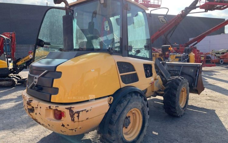 VOLVO L25F  KUB010383