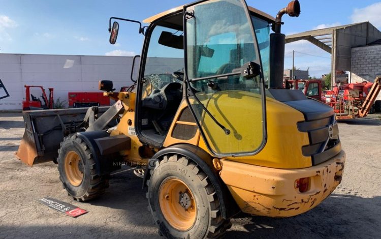 VOLVO L25F  KUB010383