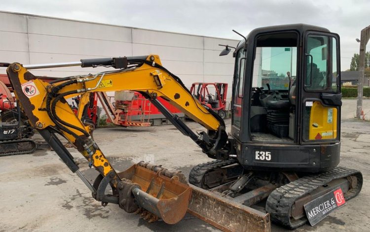 BOBCAT E35  PEL010244