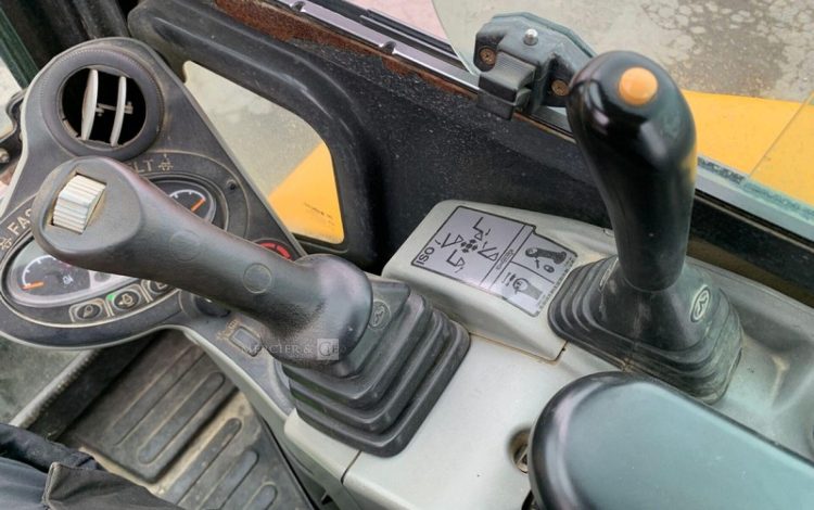 BOBCAT E35  PEL010244