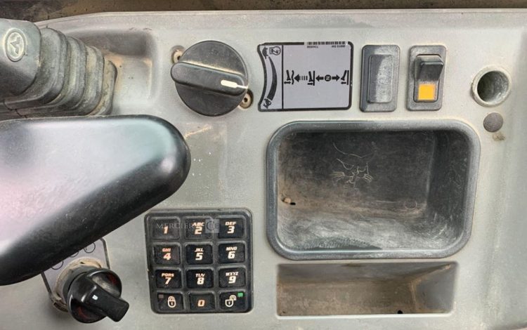 BOBCAT E35  PEL010244