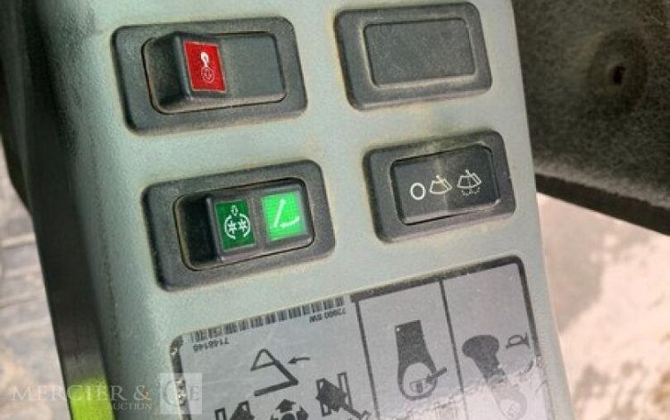 BOBCAT E35  PEL010244