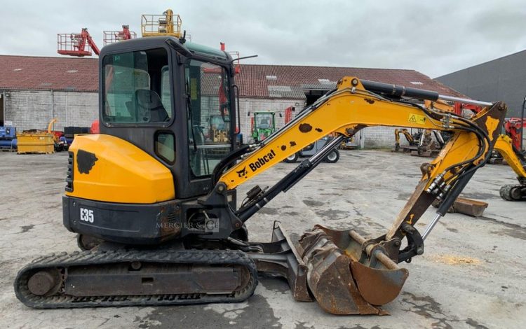 BOBCAT E35  PEL010244