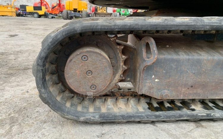 BOBCAT E35  PEL010244