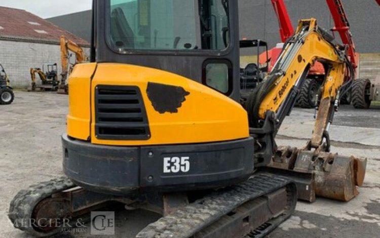 BOBCAT E35  PEL010244