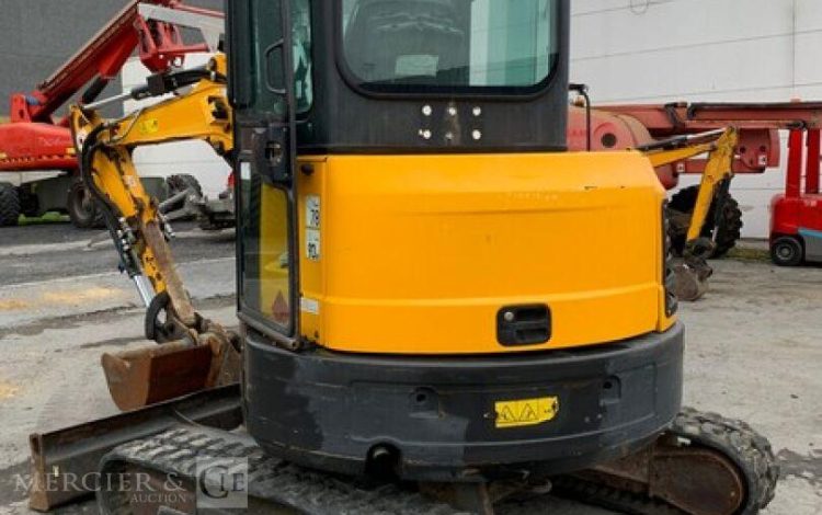 BOBCAT E35  PEL010244