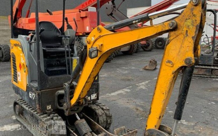 BOBCAT E17  PEL010286