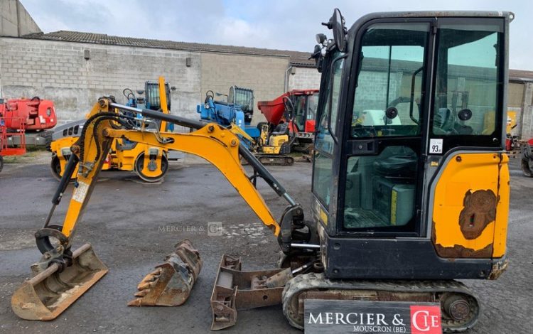 BOBCAT E17  PEL010042