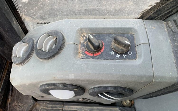 BOBCAT E17  PEL010042