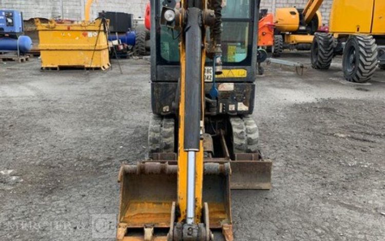 BOBCAT E17  PEL010042