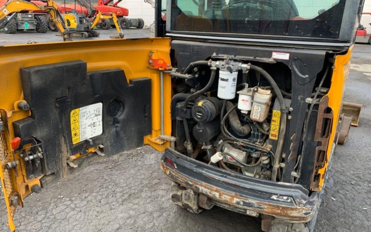BOBCAT E17  PEL010042