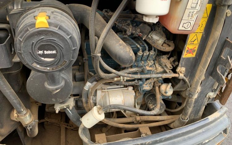 BOBCAT E17  PEL010042