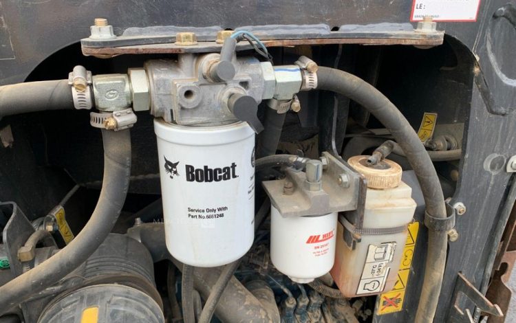 BOBCAT E17  PEL010042