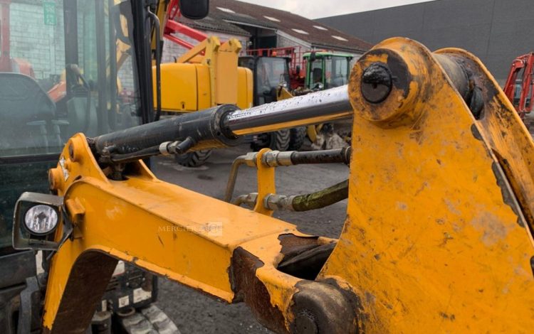 BOBCAT E17  PEL010042
