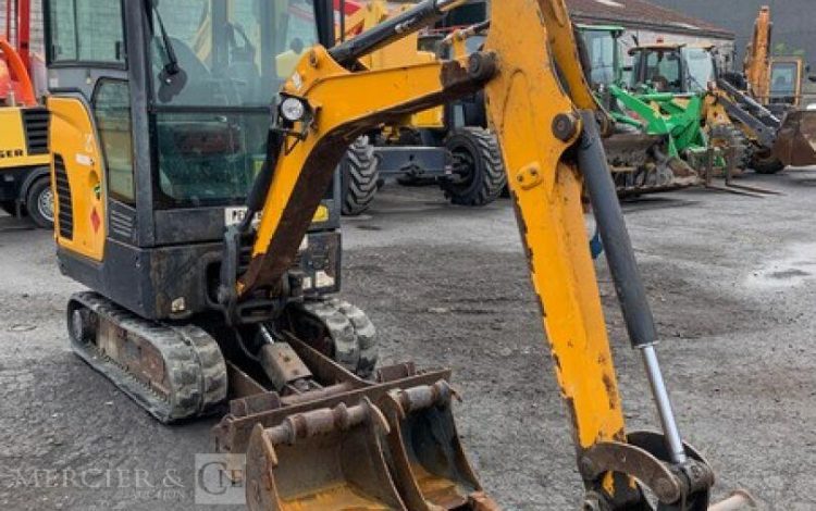 BOBCAT E17  PEL010042