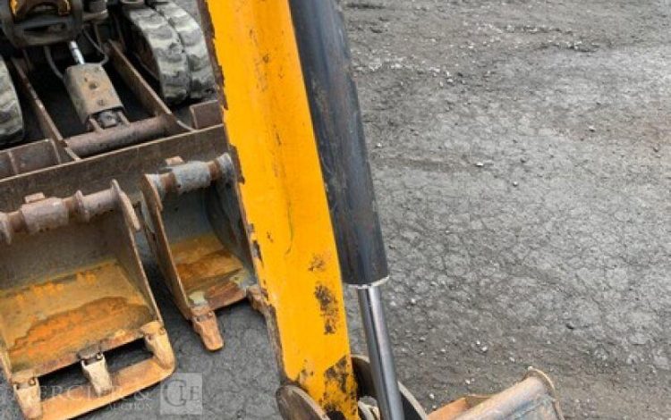 BOBCAT E17  PEL010042