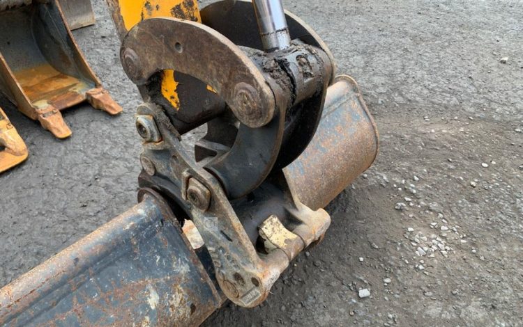 BOBCAT E17  PEL010042