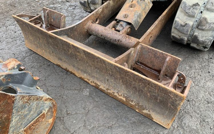 BOBCAT E17  PEL010042