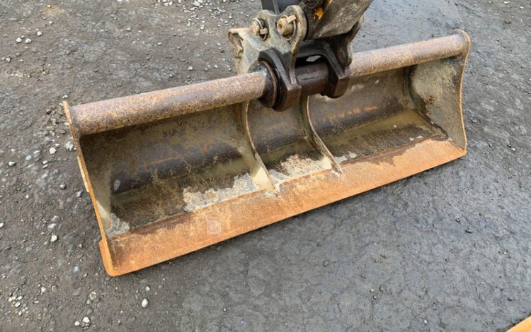 BOBCAT E17  PEL010042
