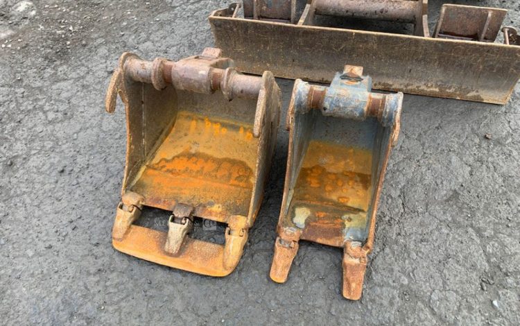 BOBCAT E17  PEL010042