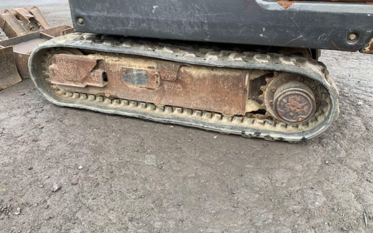 BOBCAT E17  PEL010042