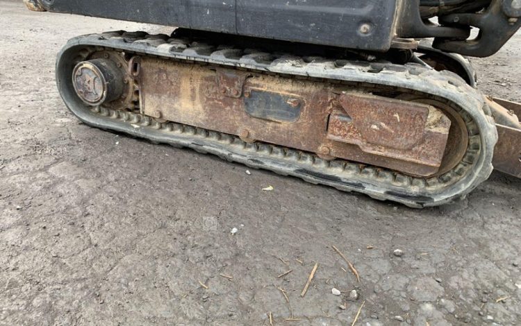 BOBCAT E17  PEL010042
