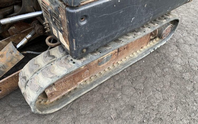 BOBCAT E17  PEL010042