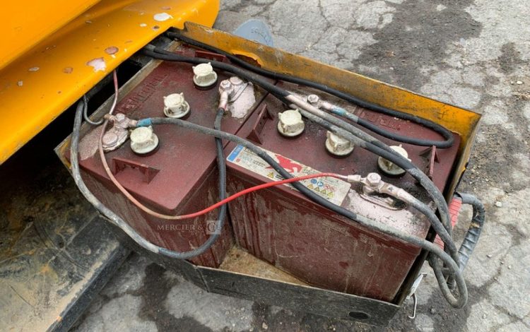 JLG TOUCAN JUNIOR 8B  ELE010155