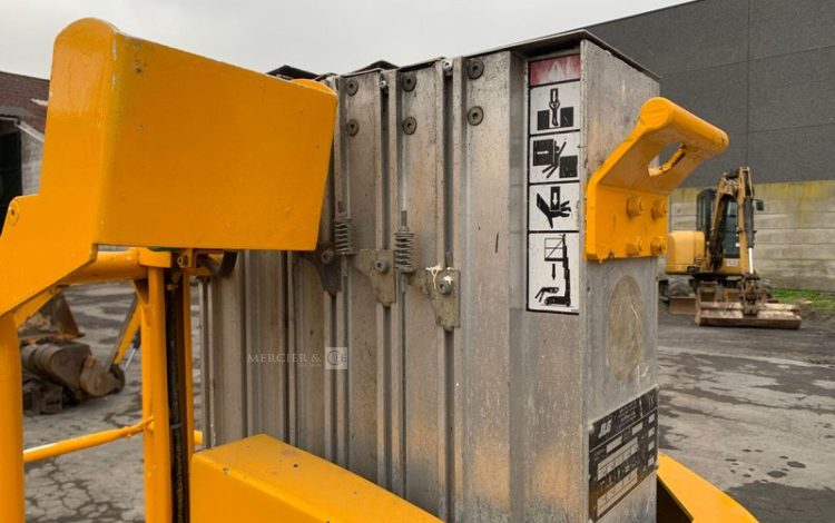 JLG TOUCAN JUNIOR 8B  ELE010155